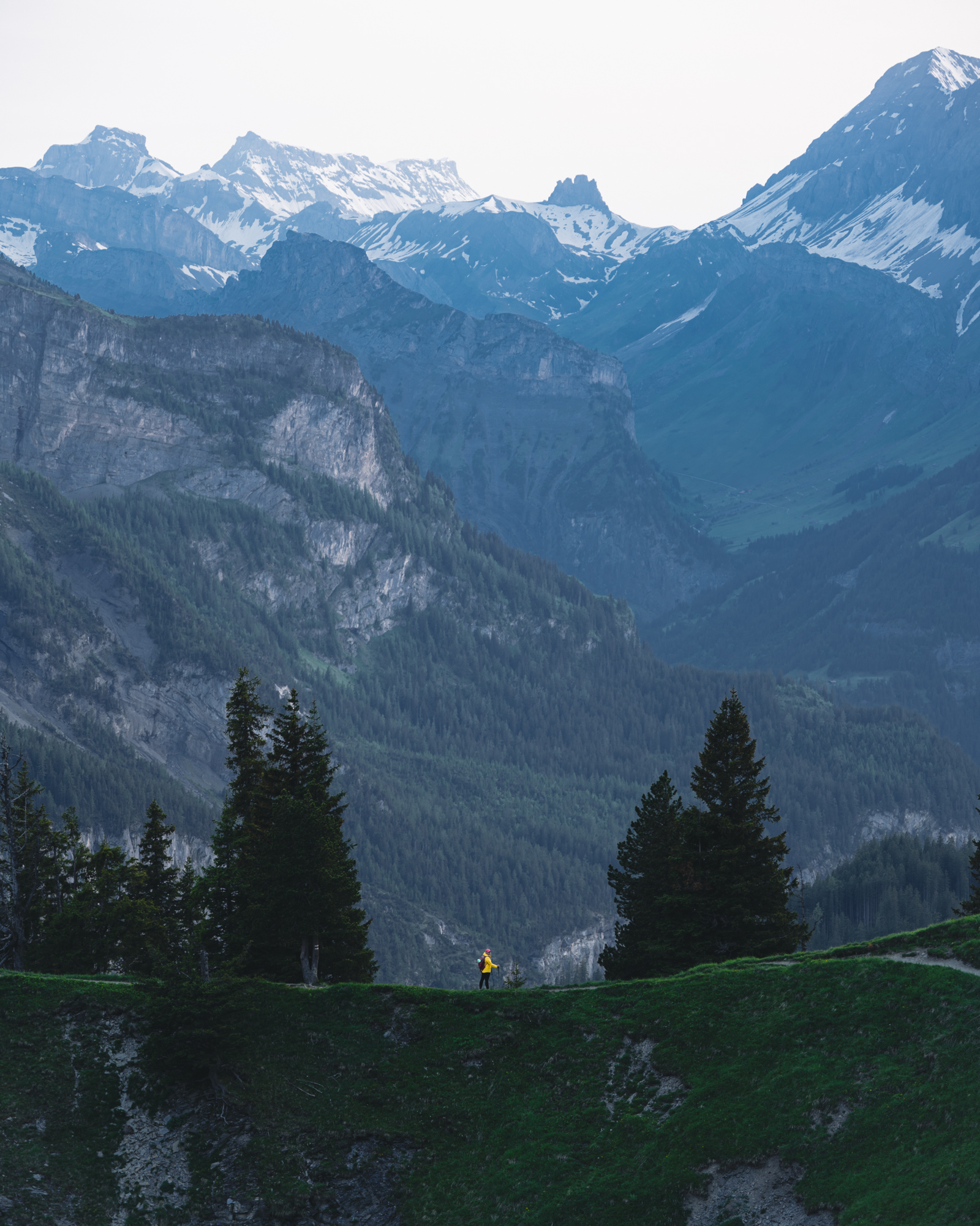 Hiking to Heuberg, Oeschinensee.