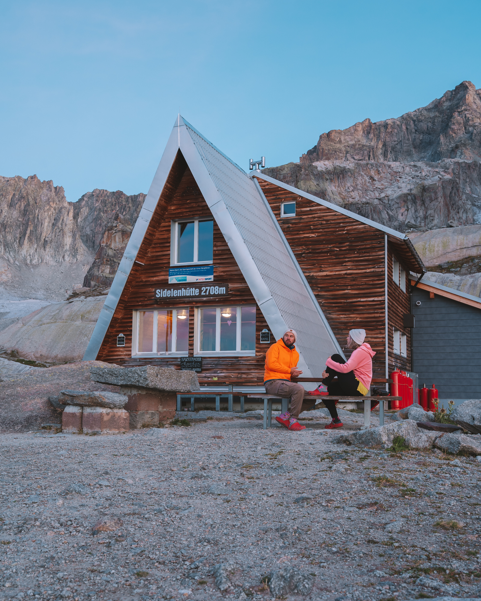 Hiking to Siedelen Hut